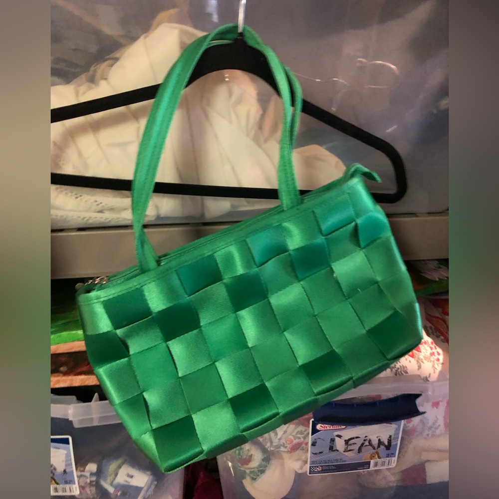 Seatbelt Checkered Purse- 684 $30 or $25 w/offer